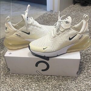 New! Nike Air Max 270 Sneakers - Size 8.5